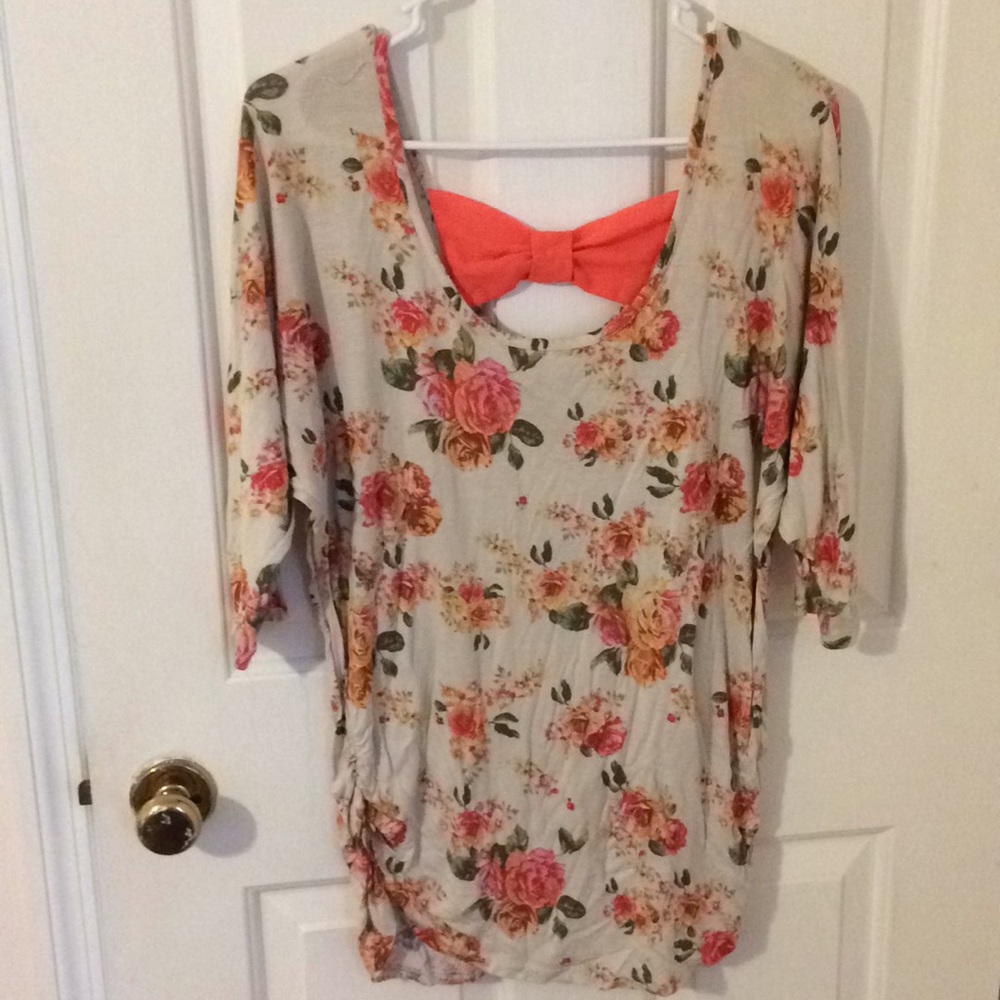 Rue 21 Size L juniors rose top with pink bow